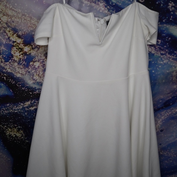 white dress that covers shoulders